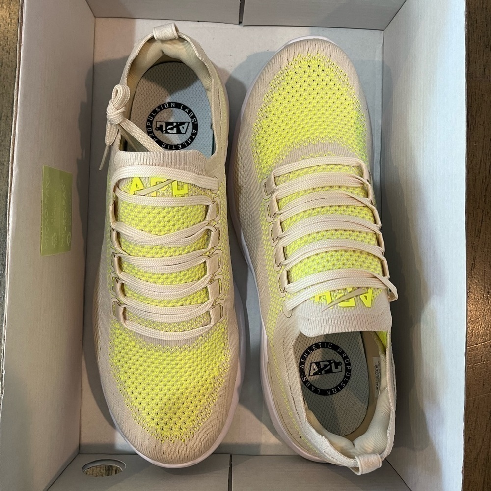 NEW APL Men’s TechLoom Breeze Beach / Energy / White Size 8.5 women 10